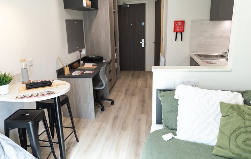 Deluxe Studio, Stanley Studios, Coburg Street, City Centre, Portsmouth - Image 1